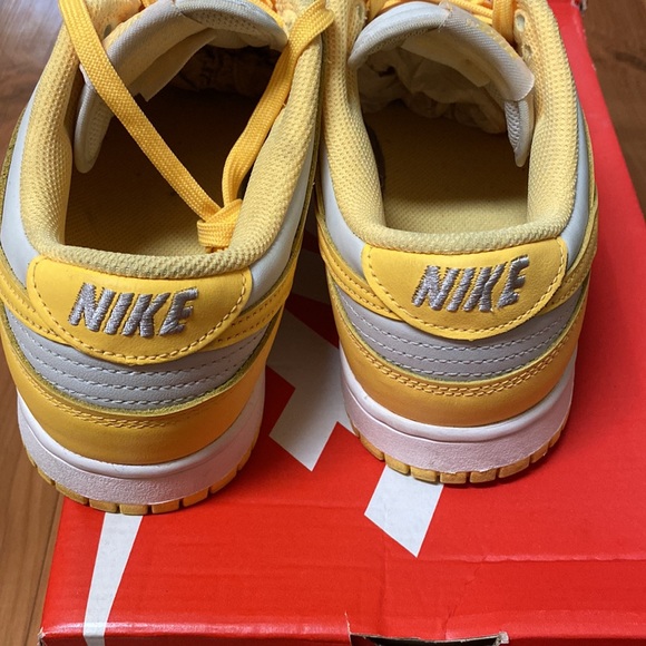 Woman nike dunks - Picture 3 of 8